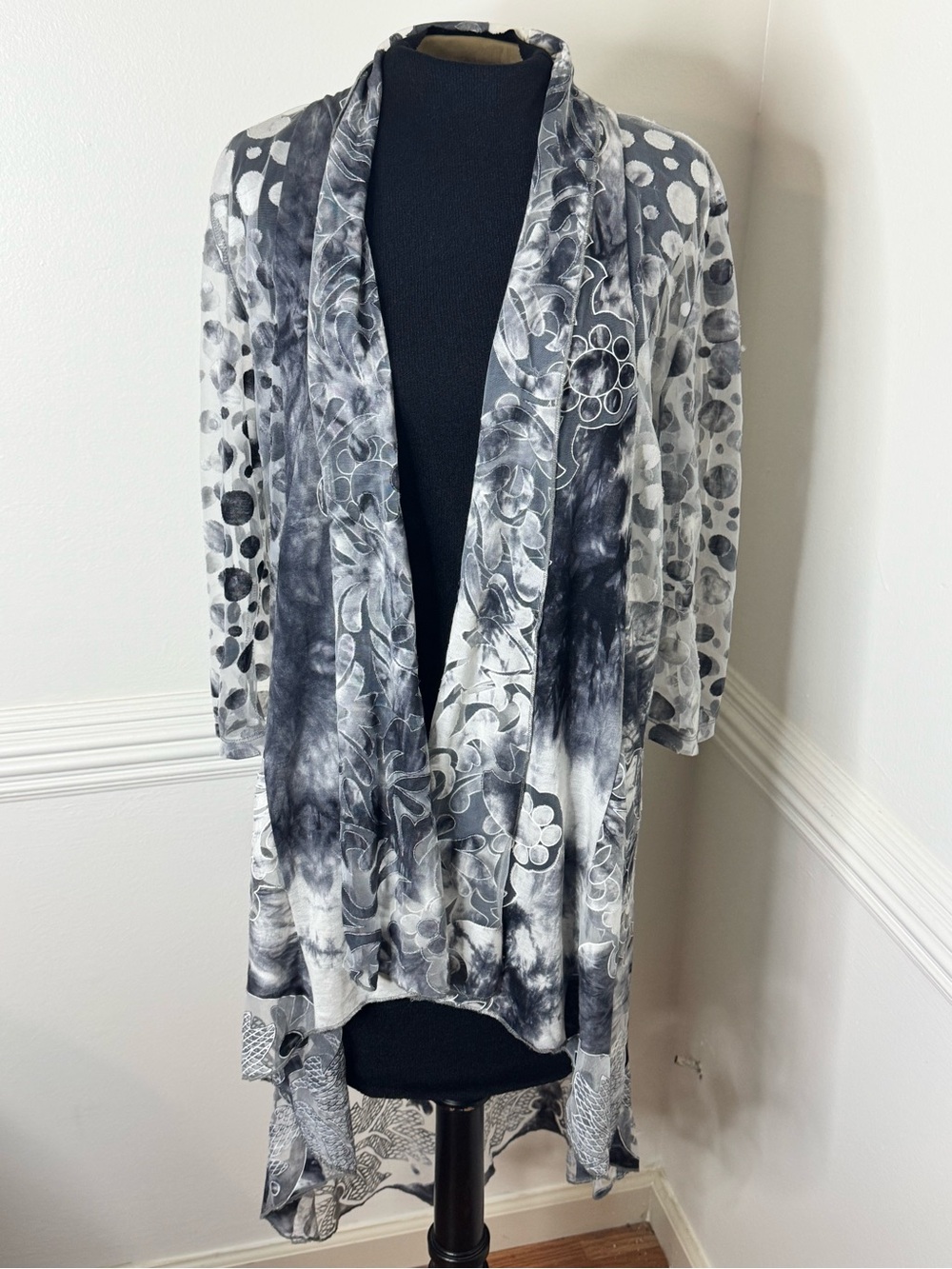 Women's Black & White Floral Swim Coverup